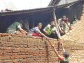 9 Rumah Ambruk Akibat Hujan disertai Angin Kencang di Jabung, ini yang Dilakukan Polres Malang