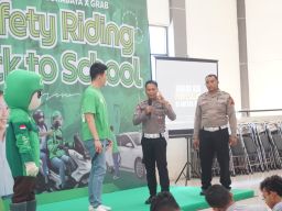 Safety Riding Back To School Bersama Grab Di SMAN 5 Surabaya