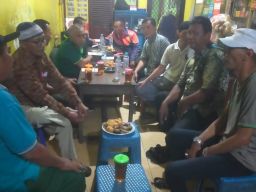 Warga Dupak Gg 4 Surabaya Protes, Diduga Pihak Kelurahan Tidak Transparan Terkait Proyek Paving