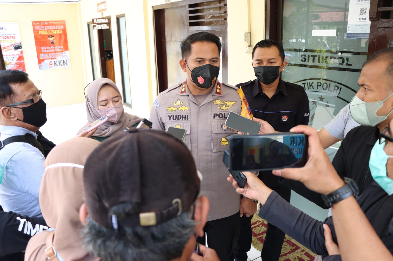 Polri Peduli Lingkungan, Polres Blitar Kota Bersama Satpol PP Tertibkan Tambang Ilegal