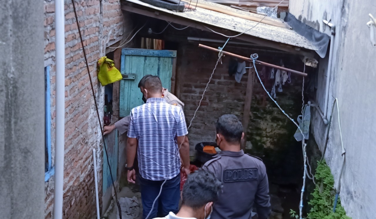 Guru Tk di Bambe Driyorejo Ditemukan Tewas Bersimbah Darah di Rumahnya