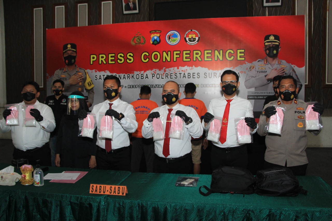 Dua Kurir Narkoba Lintas Provinsi Berhasil Ditangkap Satresnarkoba Polrestabes Surabaya
