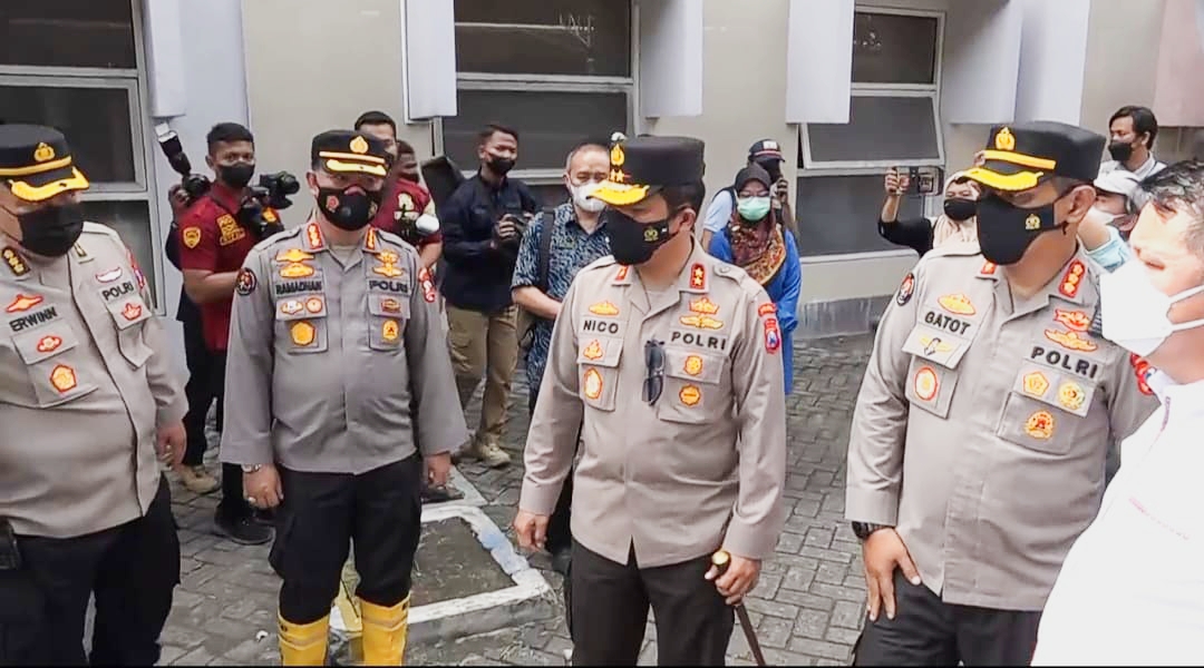Kapolda Jatim Meninjau Posko DVI di RS Bhayangkara Tirta Yatra Lumajang