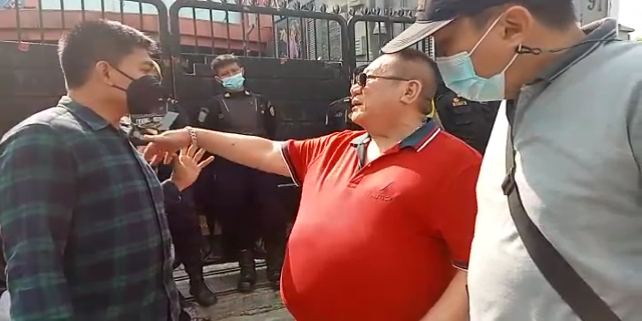 Melanggar Jam Malam, Rasa Sayang Blue Fish Disegel Petugas Gabungan