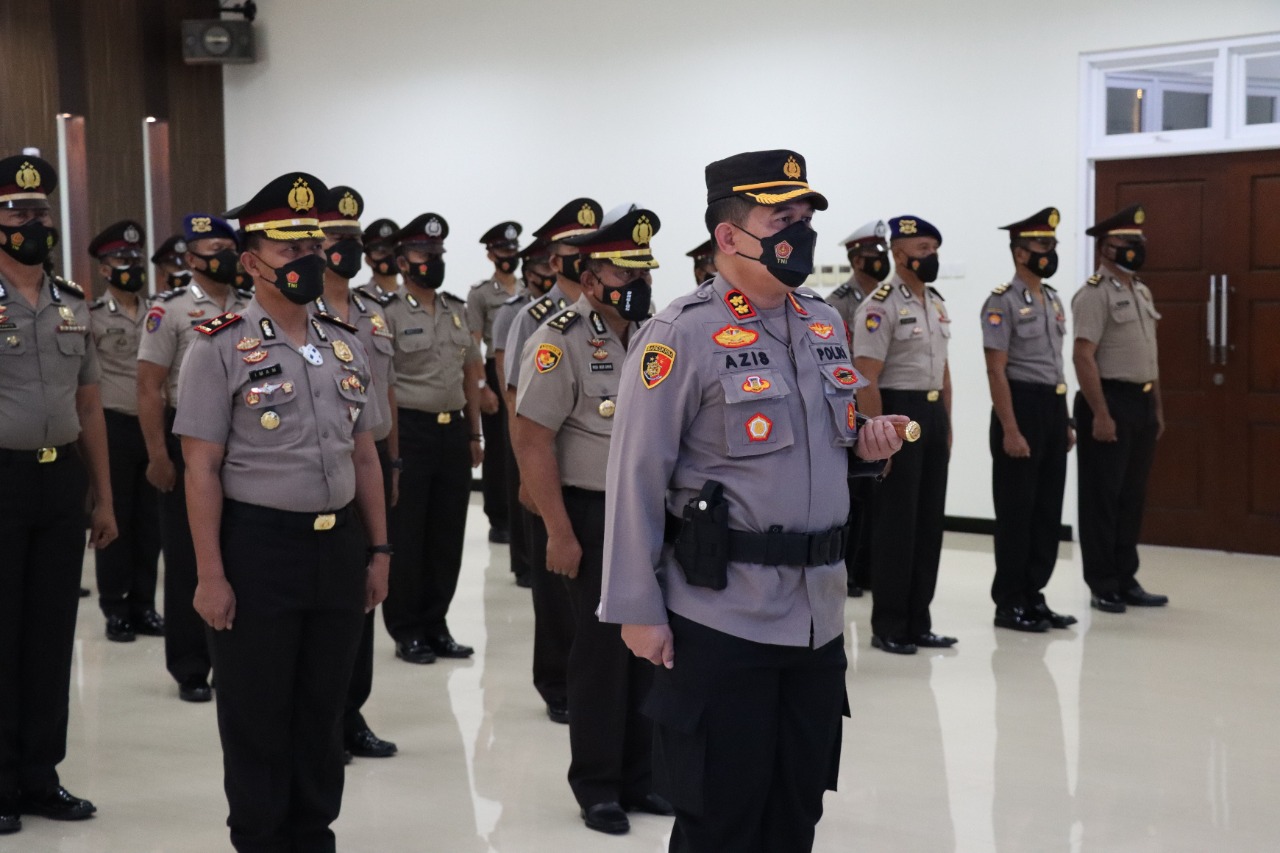 Awal Tahun 2022, Sebanyak 79 Anggota Polres Gresik Naik Pangkat