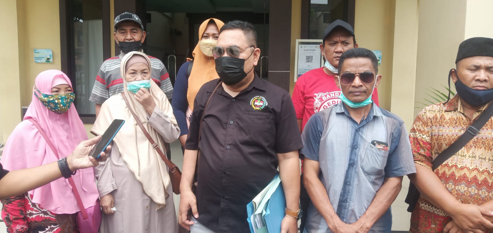 Para Pemilik warung Bibis Bunder Laporkan Muspika Ke Polda jatim