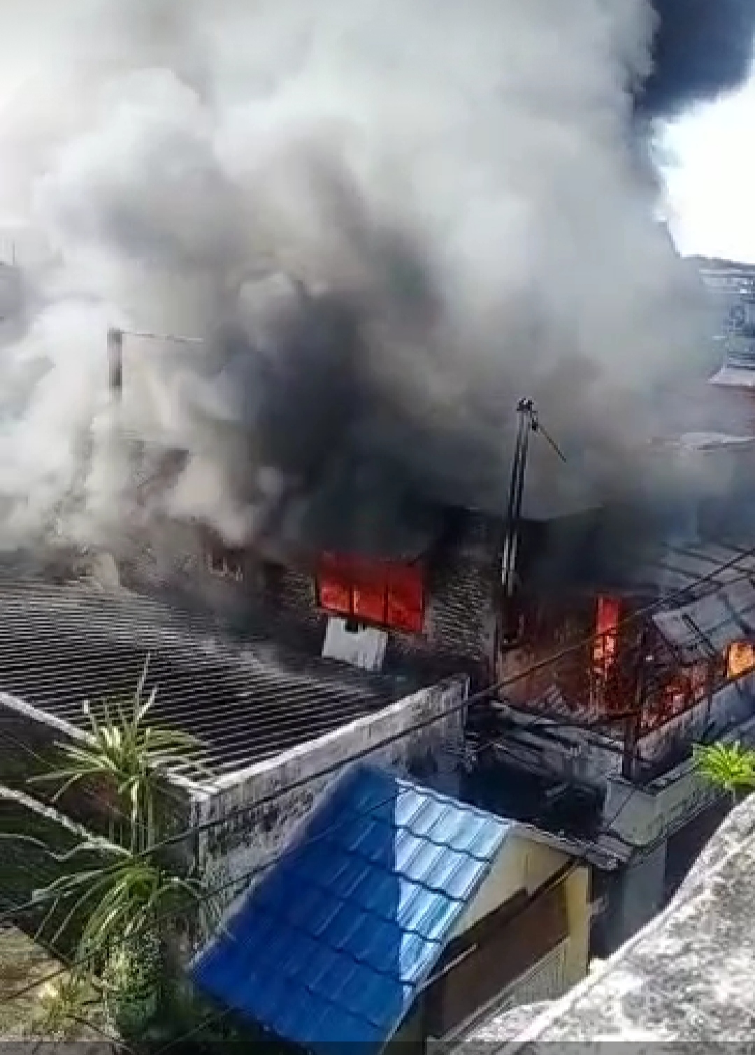 Jago Merah, Hanguskan Sebuah Rumah Kupang Gunung Timur