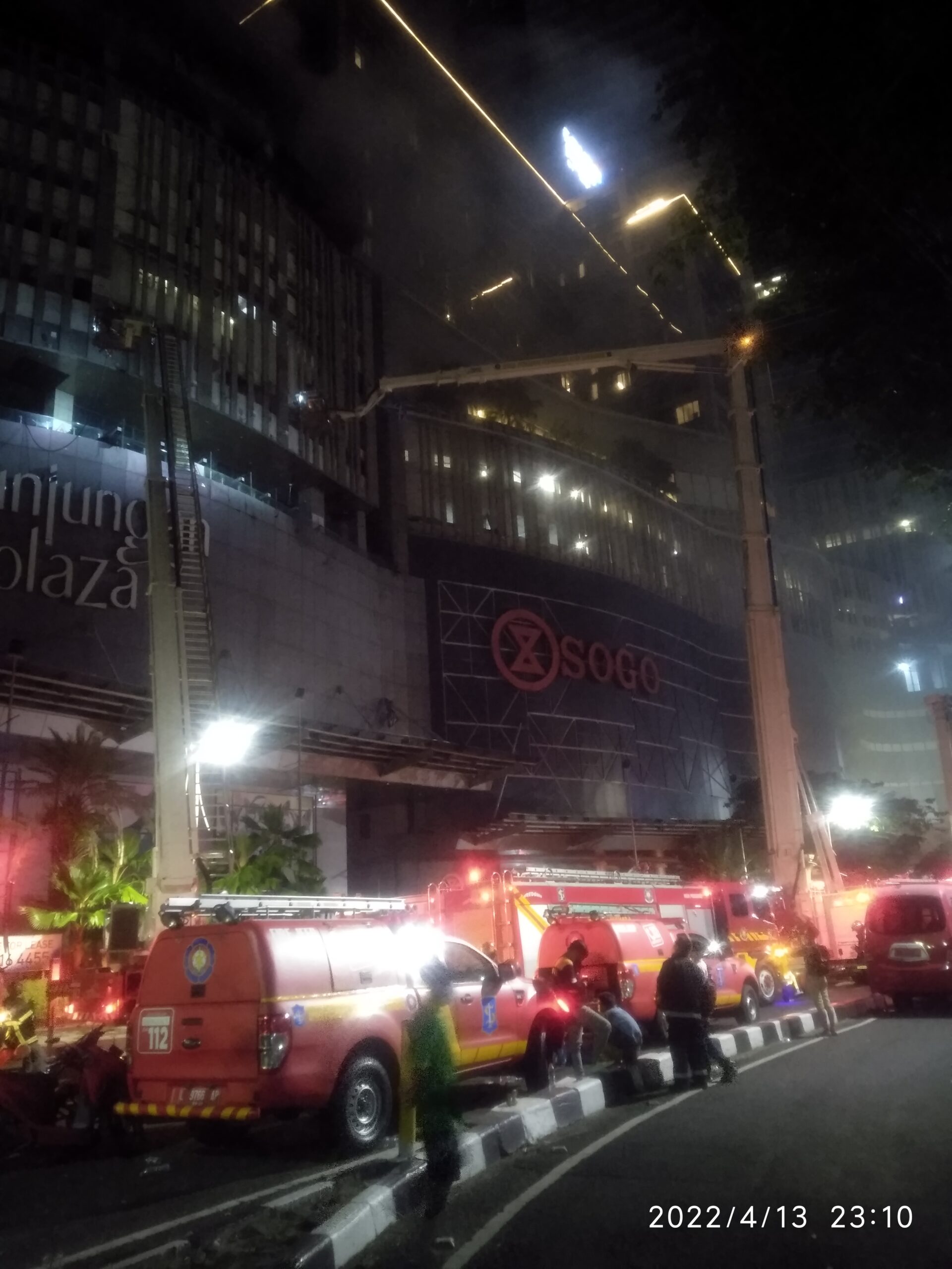 Si Jago Merah Hangguskan Tunjungan Plasa 5 Surabaya