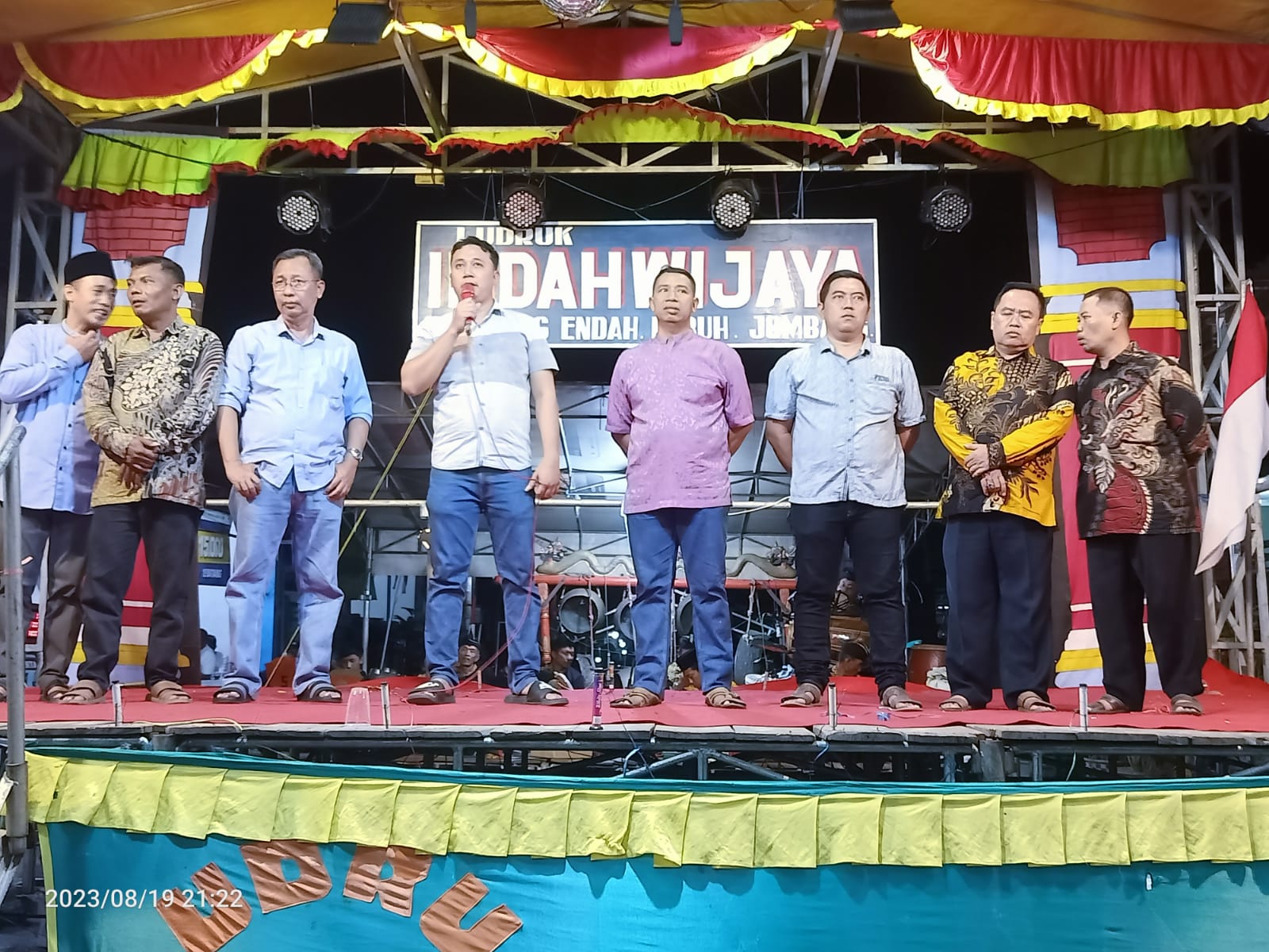 Sedekah Bumi Desa Gempol Kurung Menganti : Bentuk Pelestarian Kearifan Lokal