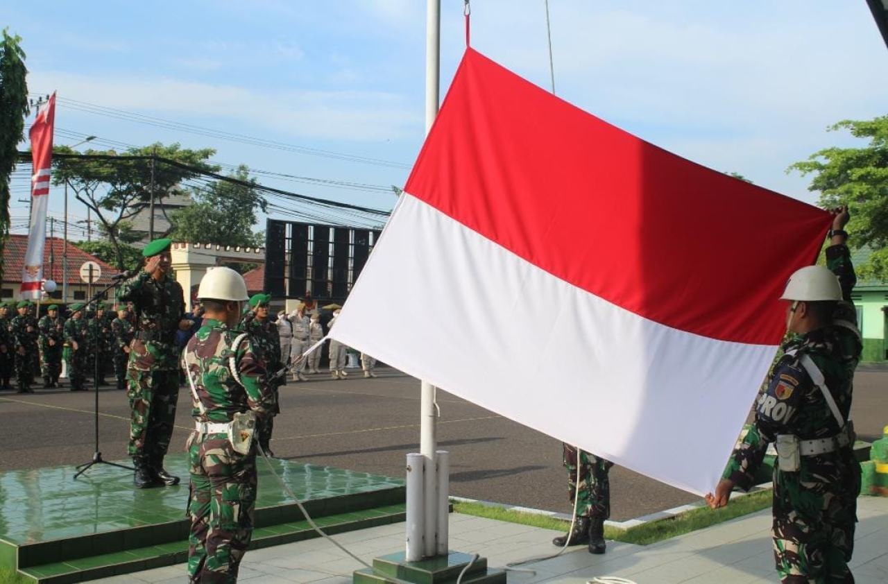 Bacakan Amanat Kasad, Dandim 0830/Surabaya Utara Pimpin Upacara Tujuh Belasan