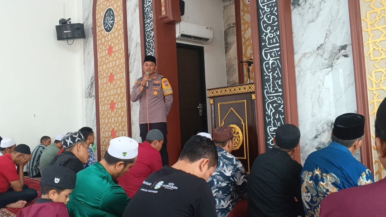 Kapolsek Menganti Gelar Safari Jumat di Masjid Dani Abu Bakar