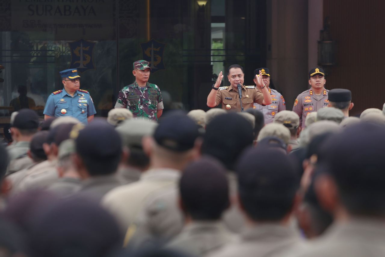 Wali Kota Surabaya Eri Cahyadi saat sidak jukir liar di toko modern Dharmahusada (Foto: dok istimewa)