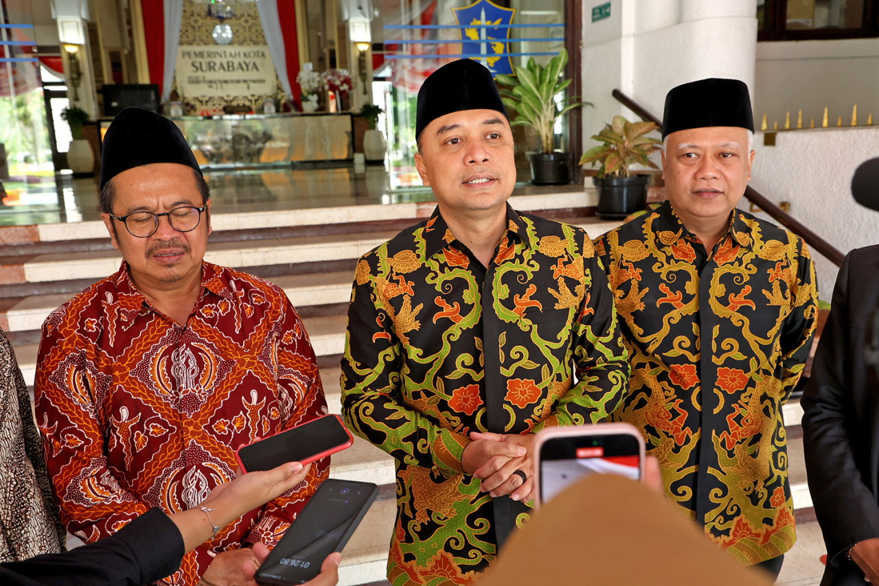 Wali Kota Eri Berangkatkan 56 Kafilah MTQ Surabaya, Bidik Juara Umum di Jember