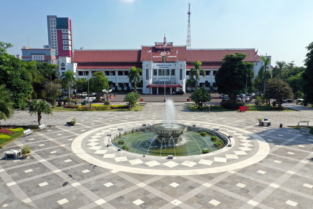 Diduga Karena Limbah Cat, DLH Surabaya Lakukan Penyelidikan Sungai Jatipurwo