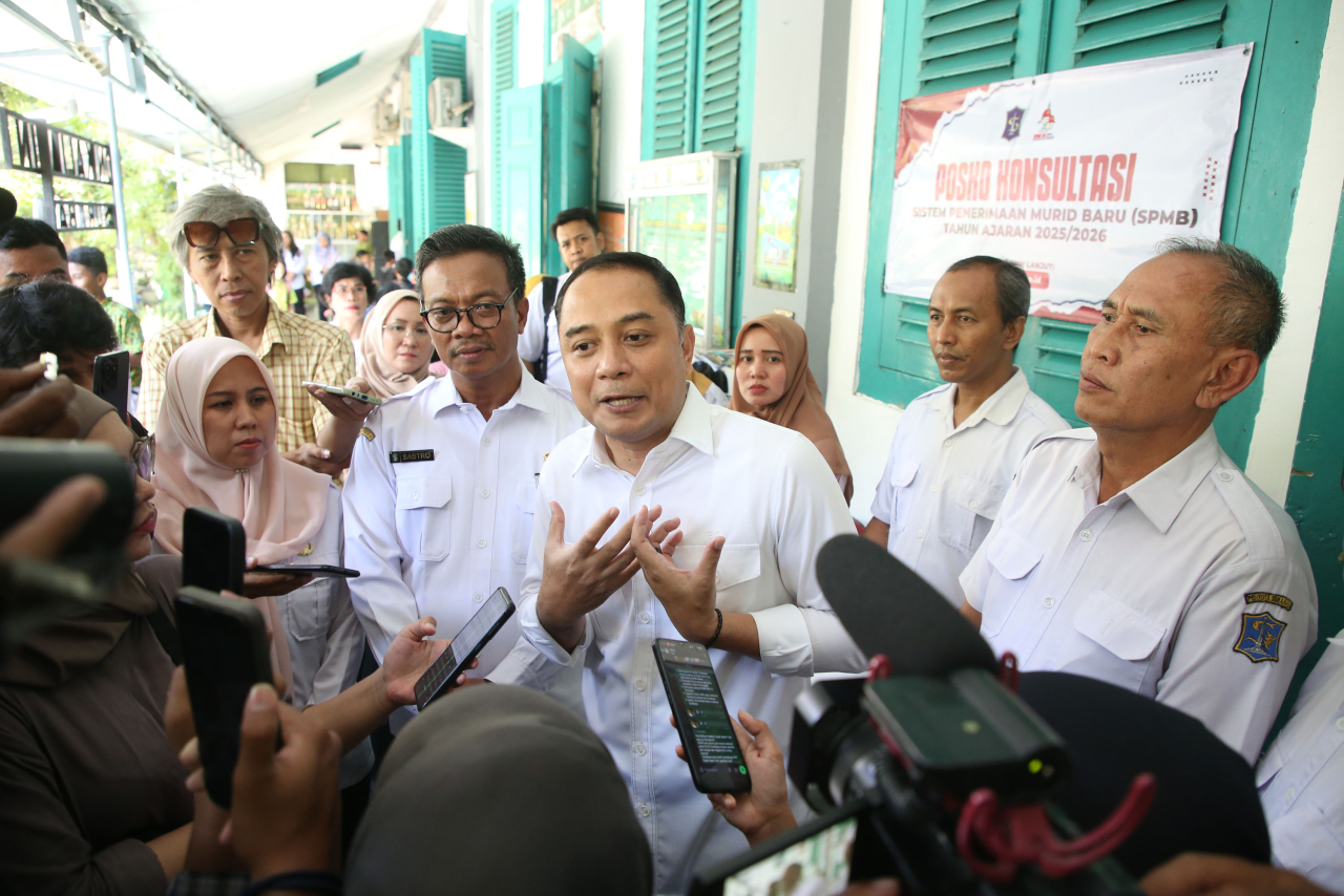 Wali Kota Eri Segera Terapkan Ijin Tenda Hajatan, Warga Surabaya Resah Akibat Penutupan Jalan