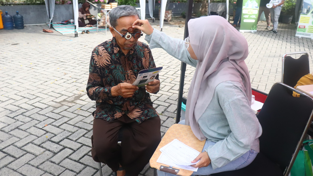 Surabaya Eye Clinic Bersama AWS Gelar Periksa Mata Gratis, Peringati HJKS Ke-733
