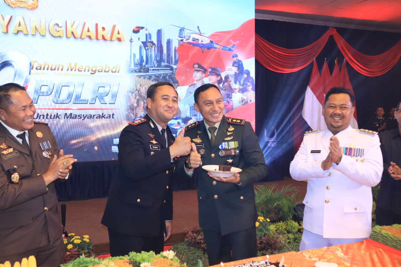 80 Taun Mengabdi, Polri Gawe Masyarakat: Forkopimda Gresik Tasyakuran Hari Bhayangkara ke 80
