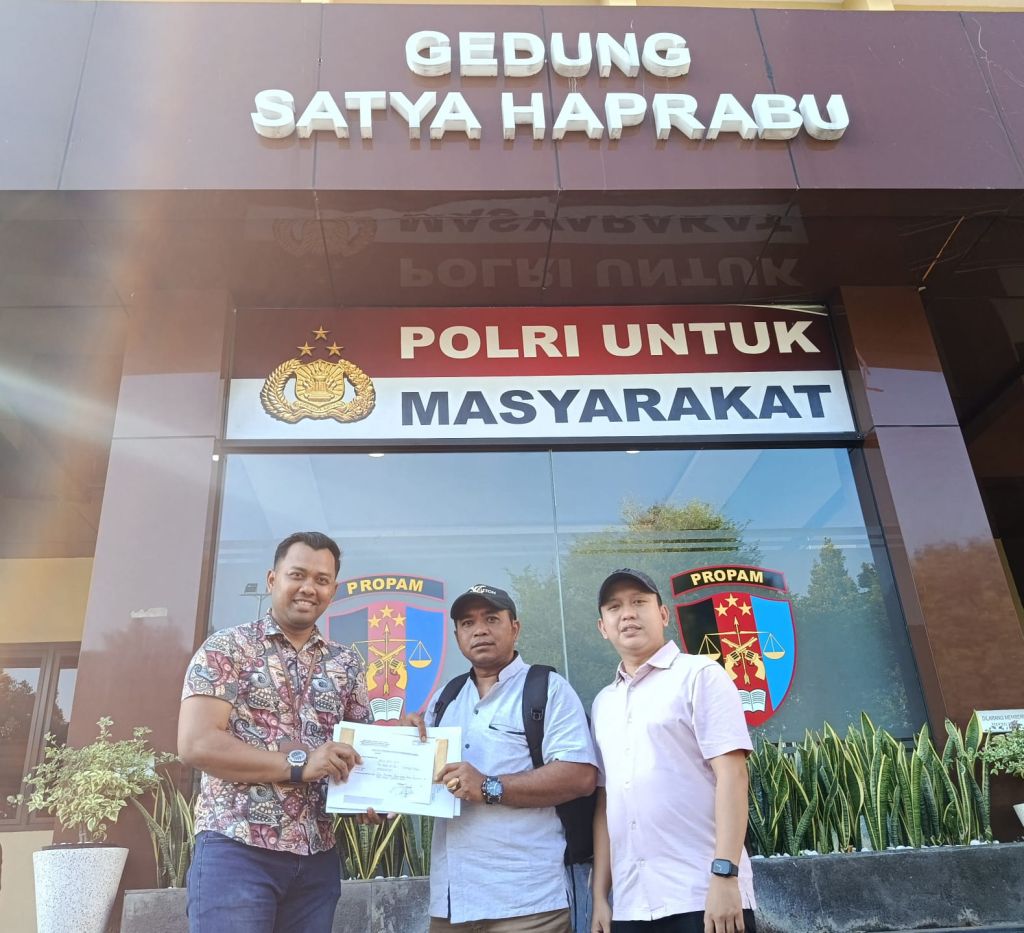 Abdul Fatta Yasin saat datangi Bagwasidik Dirreskrimum Polda Jatim bersama tim kuasa hukumnya , Kamis, (16/07). (dok ist)